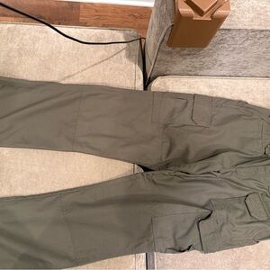 Women’s 5.11 Tactical size 4 APEX Pants